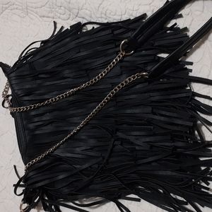 Yoki purse fringed leather gold chain and leather strap #trending!! like new